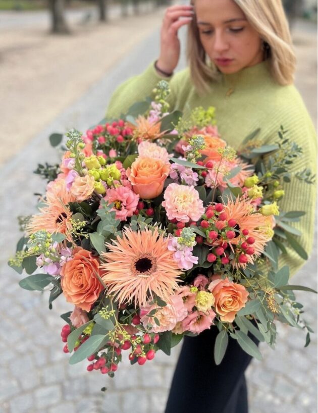 bouquet-lisbonne with girl